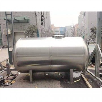 遂平鴻謙304臥式無(wú)菌水箱民用供水臥